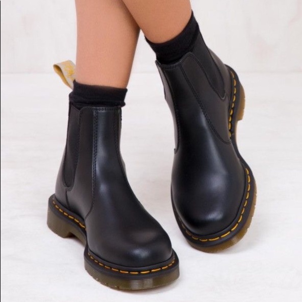 NEW Dr. Martens 2976 Chelsea Boot Black US 6/UK 4